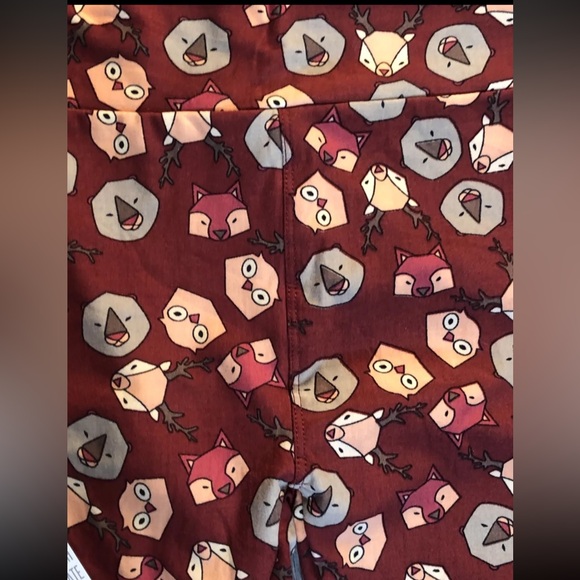 Burgundy Animal Pattern OS LulaRoe leggings - Picture 6 of 10